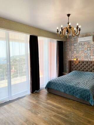 Гостиница Фамилия Делюкс Гурзуф Апартаменты King Size с четырьмя спальнями и видом на море № 182 на 10 этаже-6