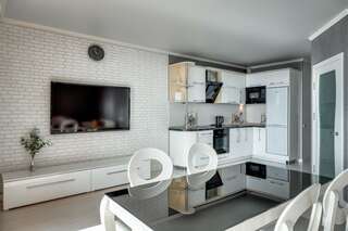 Гостиница Фамилия Делюкс Гурзуф Апартаменты с тремя спальнями и видом на море №101-3