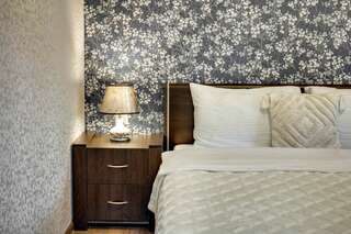 Гостиница Фамилия Делюкс Гурзуф Апартаменты с двумя спальнями и гостиной №113 на 6 этаже-1