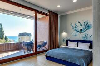 Гостиница Фамилия Делюкс Гурзуф Апартаменты с видом на море-1