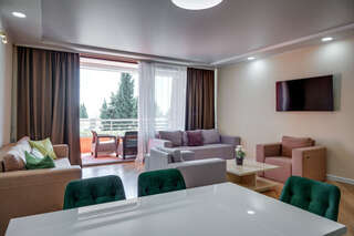 Гостиница Фамилия Делюкс Гурзуф Апартаменты с двумя спальнями и гостиной №11-2