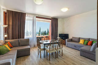 Гостиница Фамилия Делюкс Гурзуф Апартаменты с видом на море-2