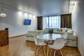 Гостиница Фамилия Делюкс Гурзуф Апартаменты с балконом-1