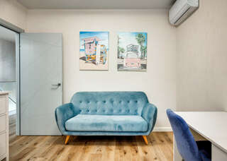 Гостиница Фамилия Делюкс Гурзуф Апартаменты King Size с четырьмя спальнями и видом на море 183-14