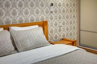 Гостиница Фамилия Делюкс Гурзуф Апартаменты Делюкс с одной спальней и видом на море №72-13