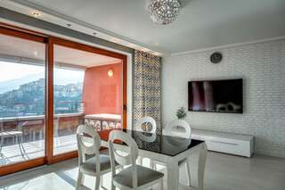 Гостиница Фамилия Делюкс Гурзуф Апартаменты с тремя спальнями и видом на море №101-2