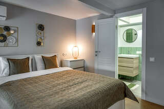 Гостиница Фамилия Делюкс Гурзуф Лофт с видом на бассейн №5 ЮГ-12