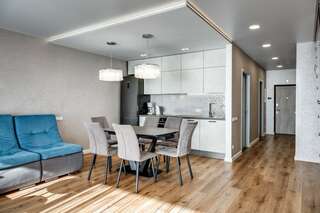 Гостиница Фамилия Делюкс Гурзуф Апартаменты King Size с четырьмя спальнями и видом на море 183-2