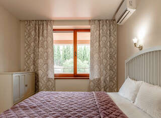 Гостиница Фамилия Делюкс Гурзуф Семейный люкс с балконом-8