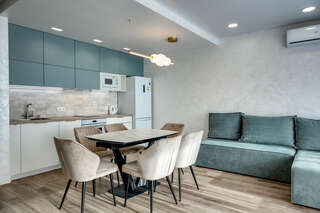 Гостиница Фамилия Делюкс Гурзуф Апартаменты King Size с четырьмя спальнями и видом на море №201 на 10 этаже-3