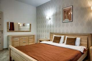 Гостиница Фамилия Делюкс Гурзуф Апартаменты с двумя спальнями и гостиной №48 на 3 этаже-1