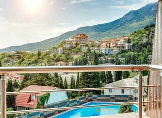 Гостиница Фамилия Делюкс Гурзуф Апартаменты с видом на море-1