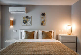 Гостиница Фамилия Делюкс Гурзуф Лофт с видом на бассейн №5 ЮГ-10