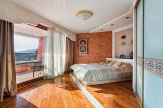 Гостиница Фамилия Делюкс Гурзуф Апартаменты King Size с двумя спальнями и видом на море №119 на 6 этаже-1