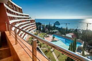 Гостиница Фамилия Делюкс Гурзуф Апартаменты с видом на море-1