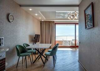 Гостиница Фамилия Делюкс Гурзуф Апартаменты с двумя спальнями и гостиной № 157 на 8 этаже-9