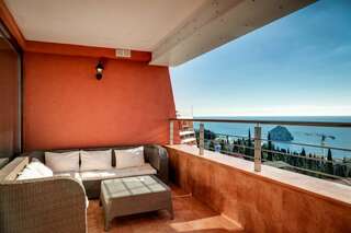 Гостиница Фамилия Делюкс Гурзуф Апартаменты с видом на море-2