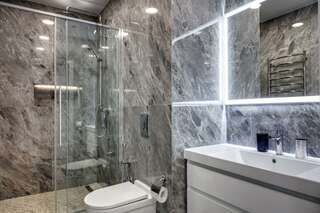 Гостиница Фамилия Делюкс Гурзуф Апартаменты King Size с четырьмя спальнями и видом на море 183-18