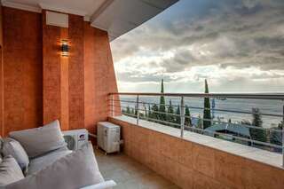 Гостиница Фамилия Делюкс Гурзуф Апартаменты-студия с видом на море-7