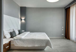 Гостиница Фамилия Делюкс Гурзуф Апартаменты King Size с двумя спальнями №107-11