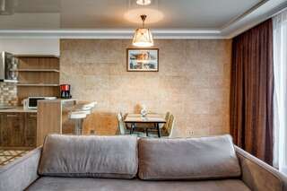 Гостиница Фамилия Делюкс Гурзуф Апартаменты Делюкс с двумя спальнями и видом на море №131-14