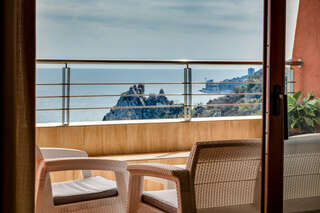 Гостиница Фамилия Делюкс Гурзуф Апартаменты Делюкс с одной спальней и видом на море №135-1