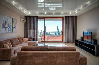 Гостиница Фамилия Делюкс Гурзуф Апартаменты с 1 спальней-2