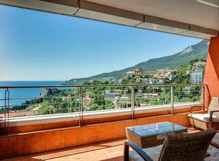 Гостиница Фамилия Делюкс Гурзуф Апартаменты с видом на море-2