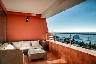 Гостиница Фамилия Делюкс Гурзуф Апартаменты Делюкс с одной спальней и видом на море №136-11