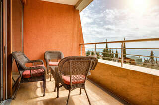 Гостиница Фамилия Делюкс Гурзуф Апартаменты с видом на море-2