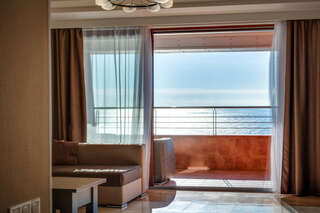 Гостиница Фамилия Делюкс Гурзуф Апартаменты Делюкс с одной спальней и видом на море №136-9