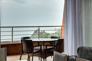 Гостиница Фамилия Делюкс Гурзуф Апартаменты с двумя спальнями и гостиной №113 на 6 этаже-13