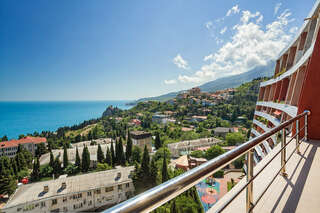 Гостиница Фамилия Делюкс Гурзуф Апартаменты с видом на море-1