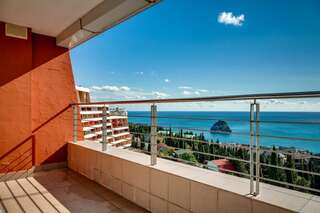 Гостиница Фамилия Делюкс Гурзуф Апартаменты с двумя спальнями и гостиной №155-14