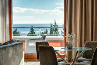 Гостиница Фамилия Делюкс Гурзуф Апартаменты с видом на море-8