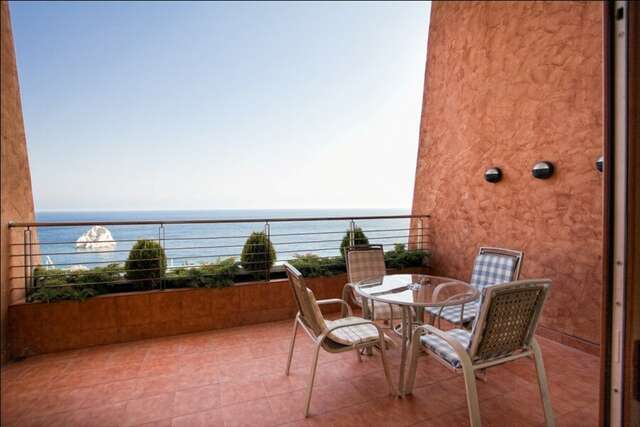 Гостиница Фамилия Делюкс Гурзуф-102