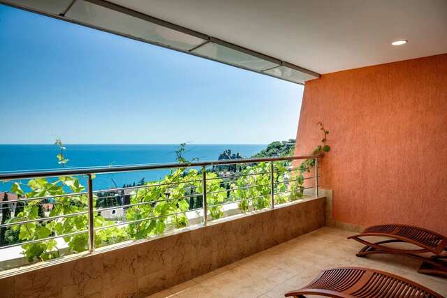 Гостиница Фамилия Делюкс Гурзуф-11